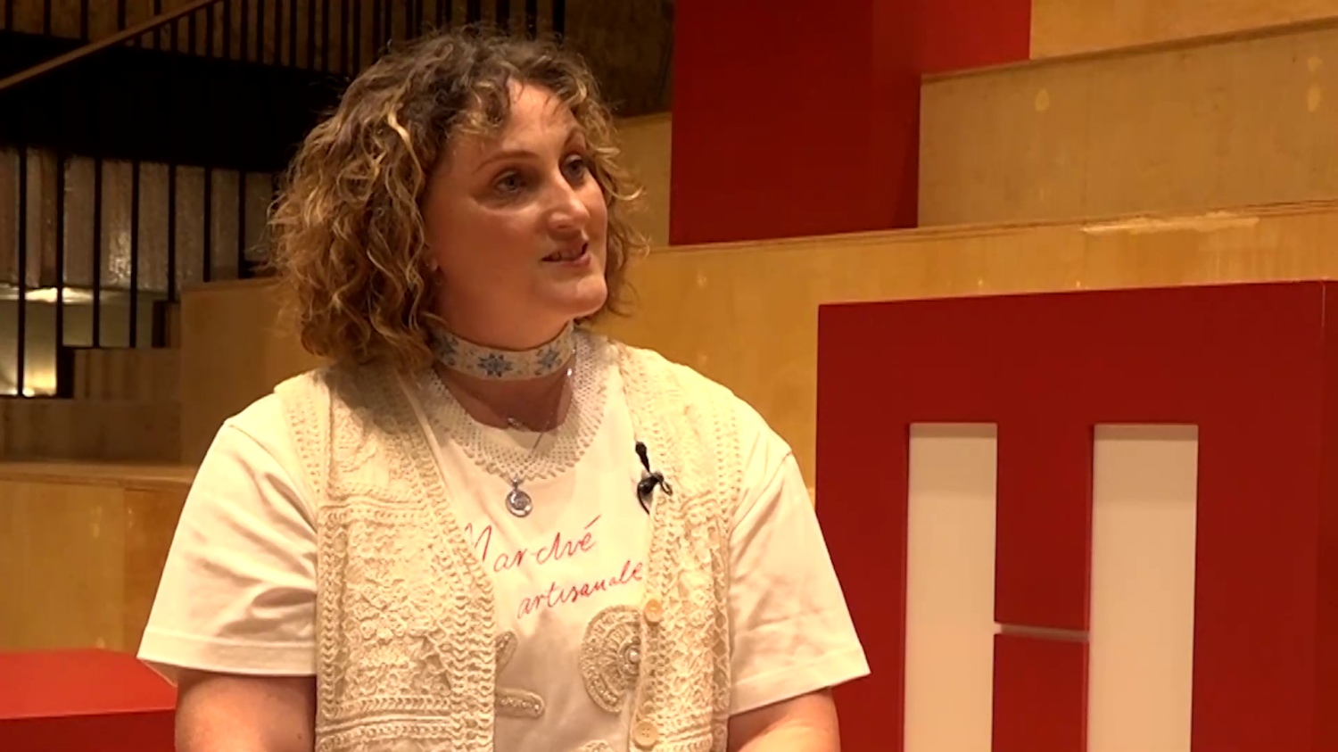 &laquo;Франківськ став моєю "батарейкою"&raquo;: письменниця Анна Софіна &mdash; про творчість під час війни, життя в новому місті та силу терапевтичного письма